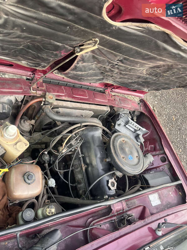 Седан ВАЗ / Lada 2107 2002 в Першотравенске