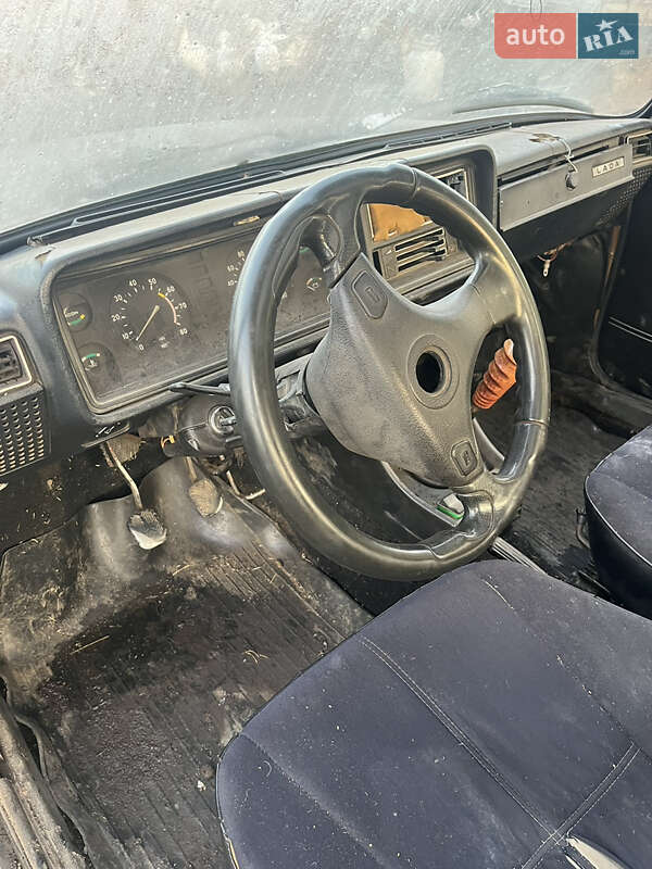 Седан ВАЗ / Lada 2107 1989 в Окнах