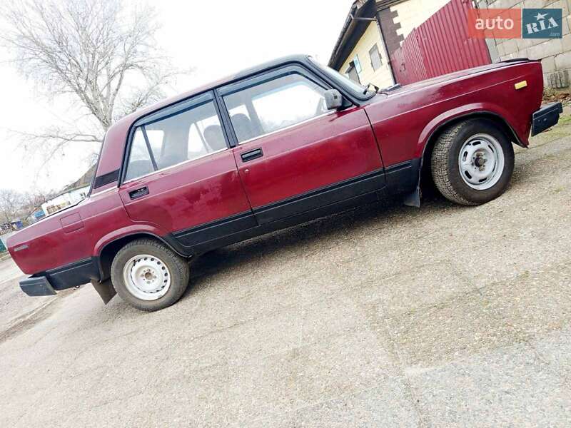 Седан ВАЗ / Lada 2107 1984 в Синельниковому фото 2 Седан ВАЗ / Lada 2107 1984 в Синельниковому