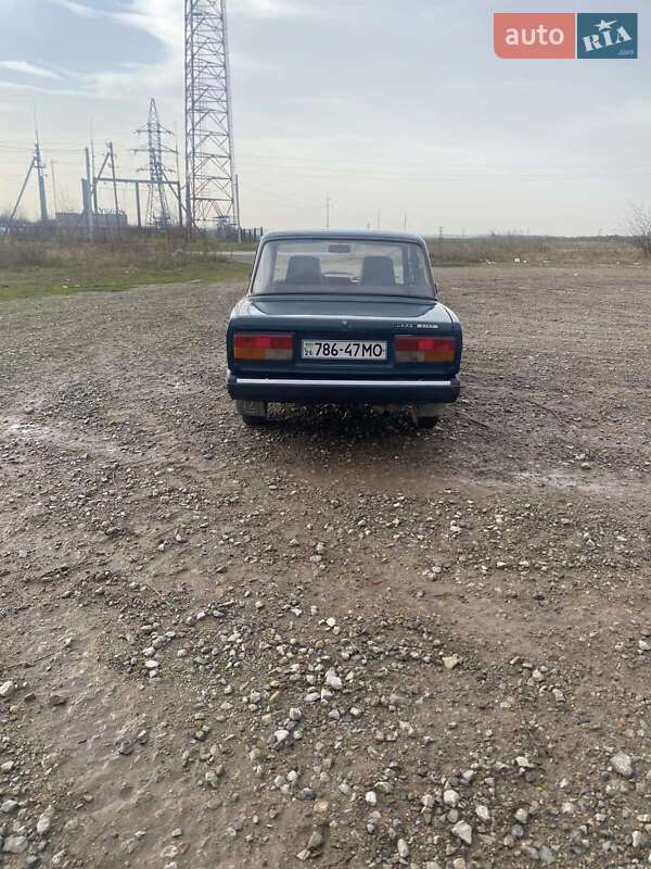 Седан ВАЗ / Lada 2107 2002 в Борщеве