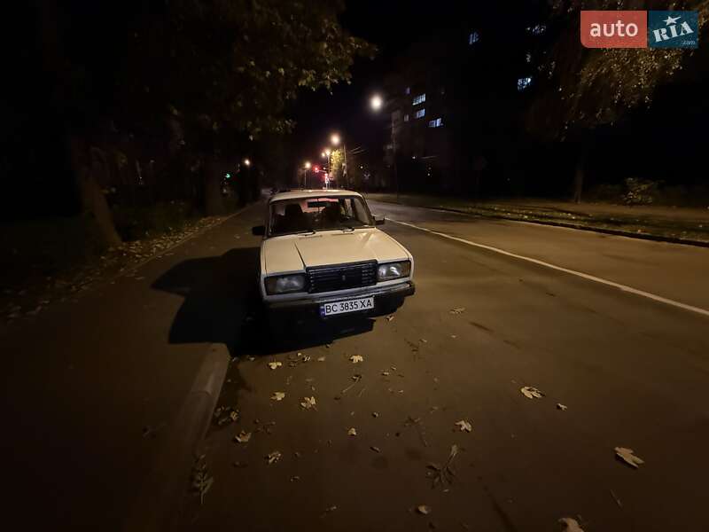 Седан ВАЗ / Lada 2107 1999 в Новояворовске