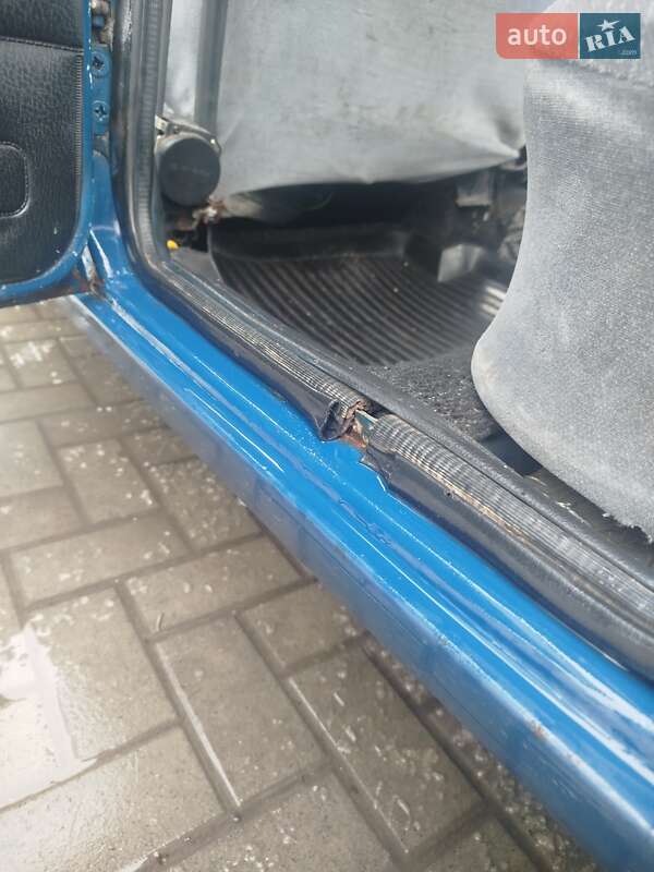 Седан ВАЗ / Lada 2107 2003 в Рожище