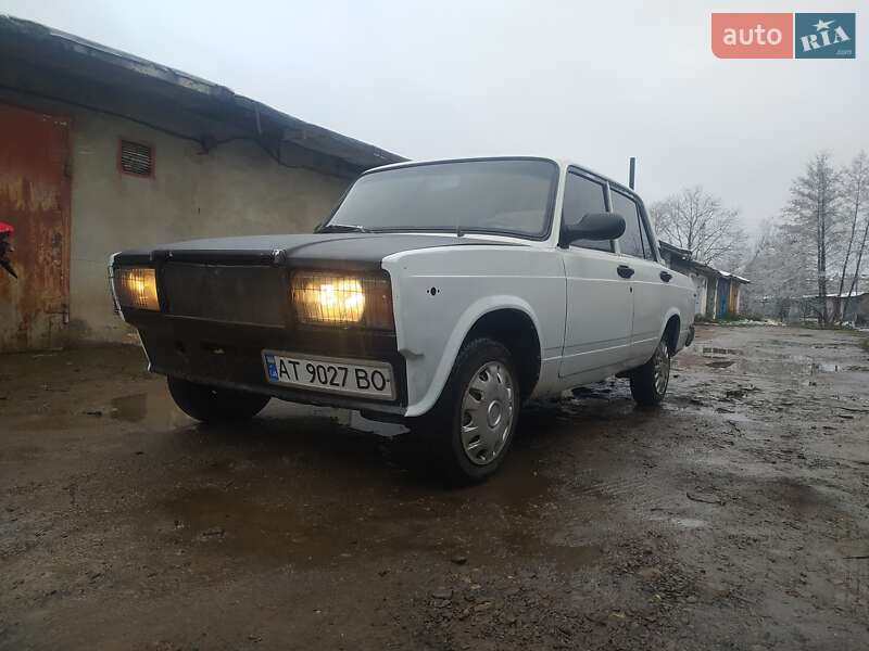 Седан ВАЗ / Lada 2107 1985 в Калуші