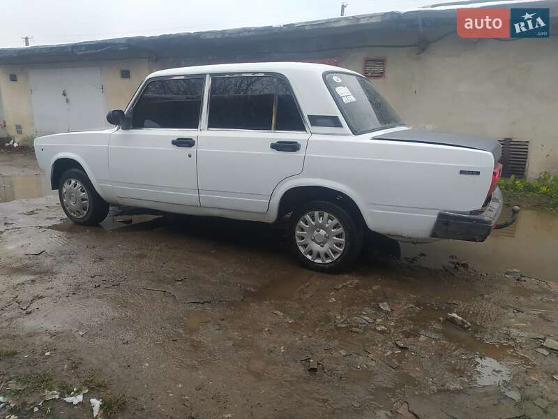 Седан ВАЗ / Lada 2107 1985 в Калуші