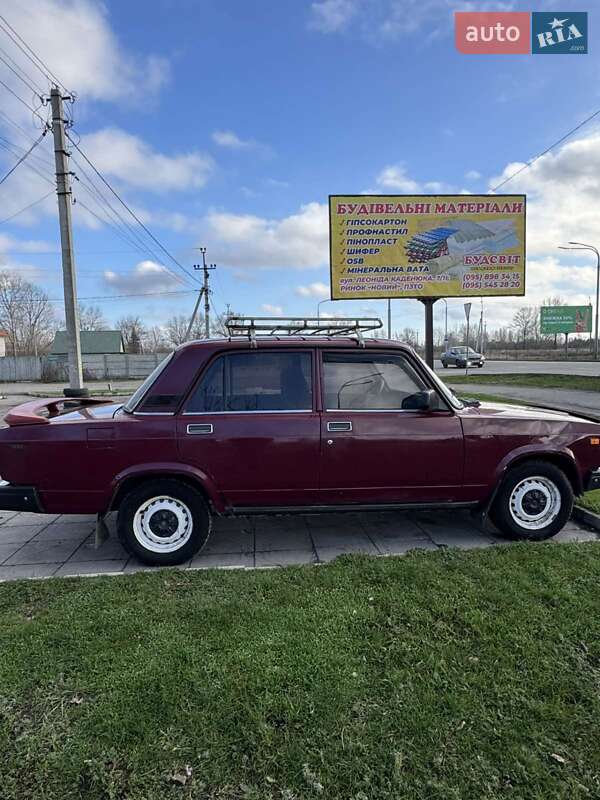 Седан ВАЗ / Lada 2107 2004 в Павлограде