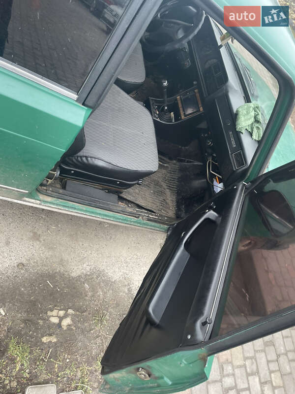 Седан ВАЗ / Lada 2107 1985 в Чорнухах