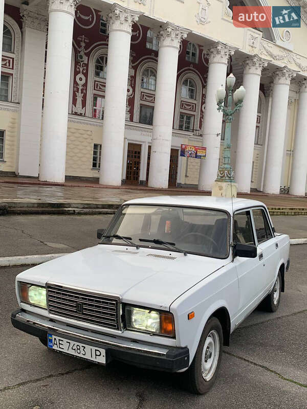 Седан ВАЗ / Lada 2107 2006 в Желтых Водах фото 3 Седан ВАЗ / Lada 2107 2006 в Желтых Водах