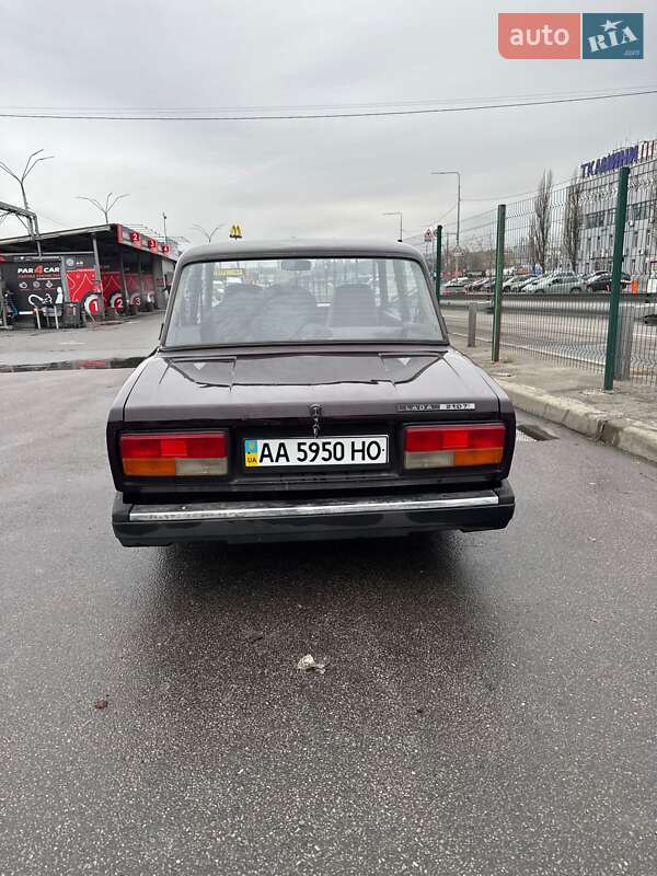 Седан ВАЗ / Lada 2107 2008 в Киеве