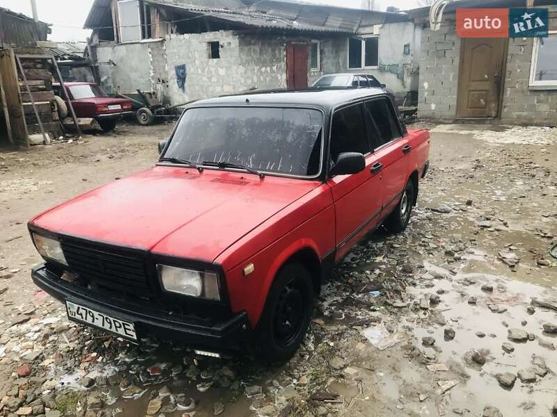 Седан ВАЗ / Lada 2107 1990 в Ужгороде