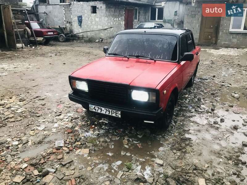 Седан ВАЗ / Lada 2107 1990 в Ужгороде