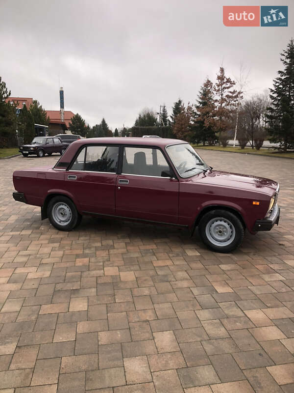 Седан ВАЗ / Lada 2107 2003 в Ивано-Франковске