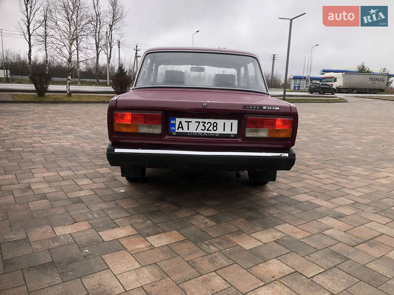 Седан ВАЗ / Lada 2107 2003 в Ивано-Франковске