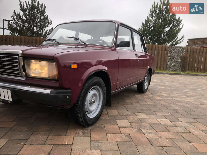 Седан ВАЗ / Lada 2107 2003 в Ивано-Франковске