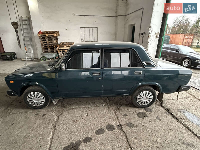 Седан ВАЗ / Lada 2107 2003 в Подволочиске