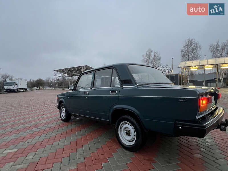 Седан ВАЗ / Lada 2107 2004 в Білій Церкві