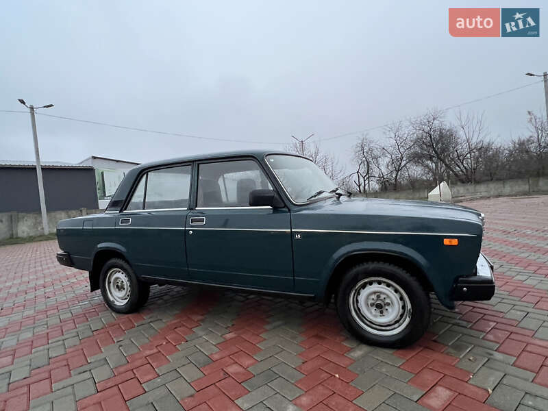 Седан ВАЗ / Lada 2107 2004 в Білій Церкві