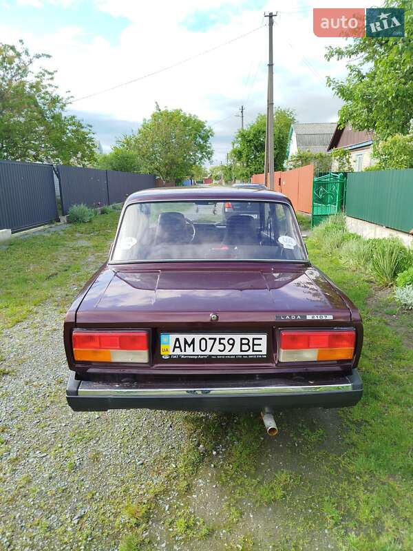 Седан ВАЗ / Lada 2107 2011 в Звягеле фото 5 Седан ВАЗ / Lada 2107 2011 в Звягеле