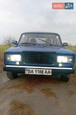 Седан ВАЗ 2107 2004 в Синельниковому