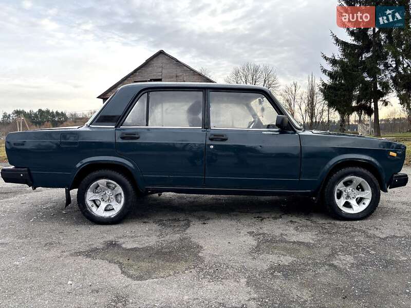 Седан ВАЗ / Lada 2107 2003 в Теофиполе
