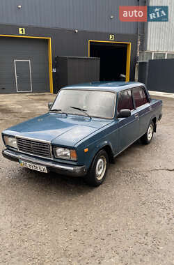 Седан ВАЗ 2107 2002 в Кривом Роге