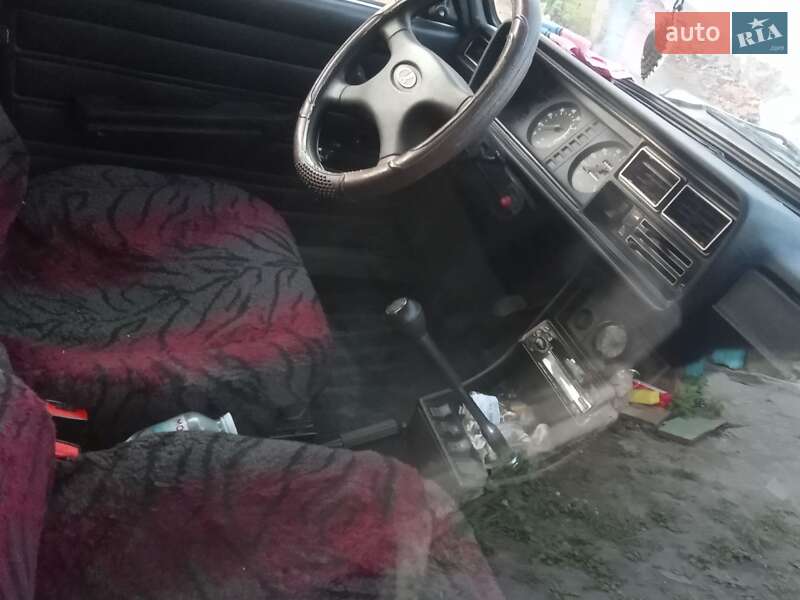 Седан ВАЗ / Lada 2107 2004 в Сумах