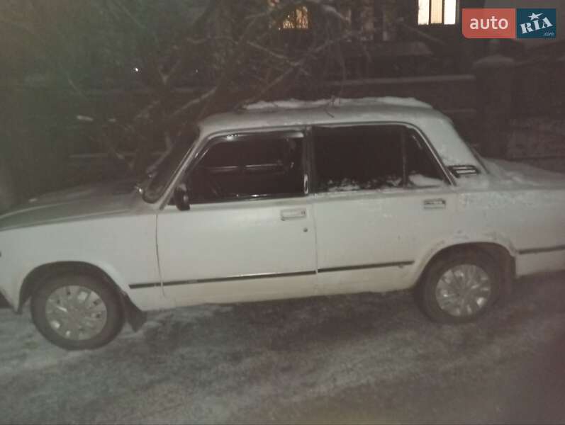 Седан ВАЗ / Lada 2107 1986 в Чернівцях