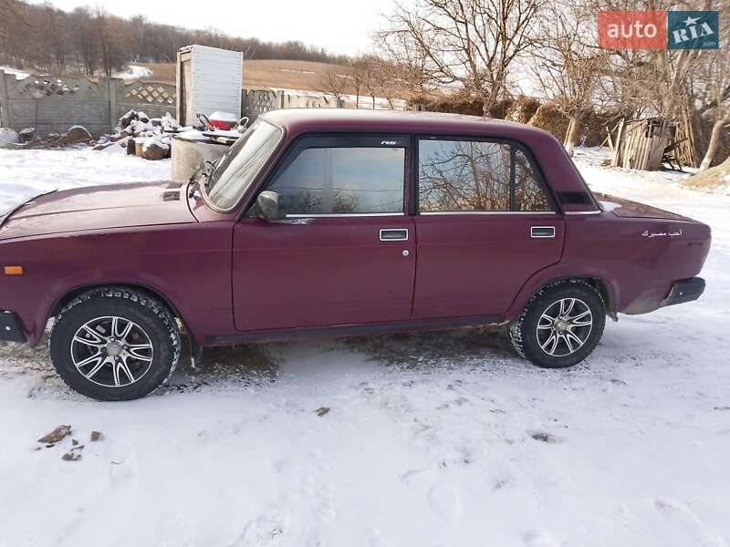 Седан ВАЗ / Lada 2107 2004 в Чернівцях фото 4 Седан ВАЗ / Lada 2107 2004 в Чернівцях