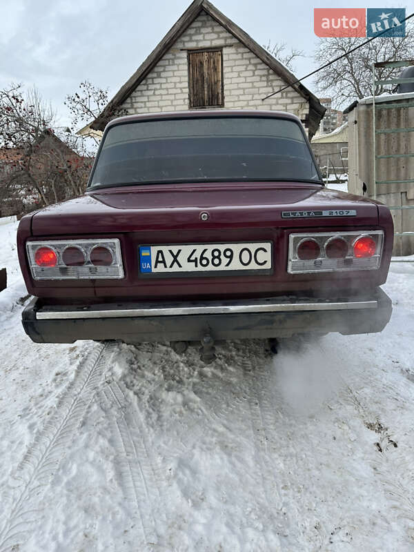 Седан ВАЗ / Lada 2107 2004 в Славянске