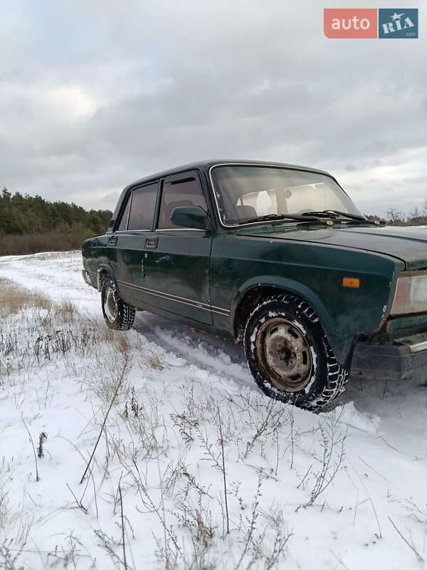 Седан ВАЗ / Lada 2107 1991 в Любешове