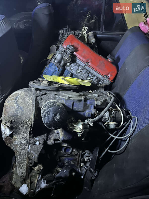 Седан ВАЗ / Lada 2107 1999 в Киеве