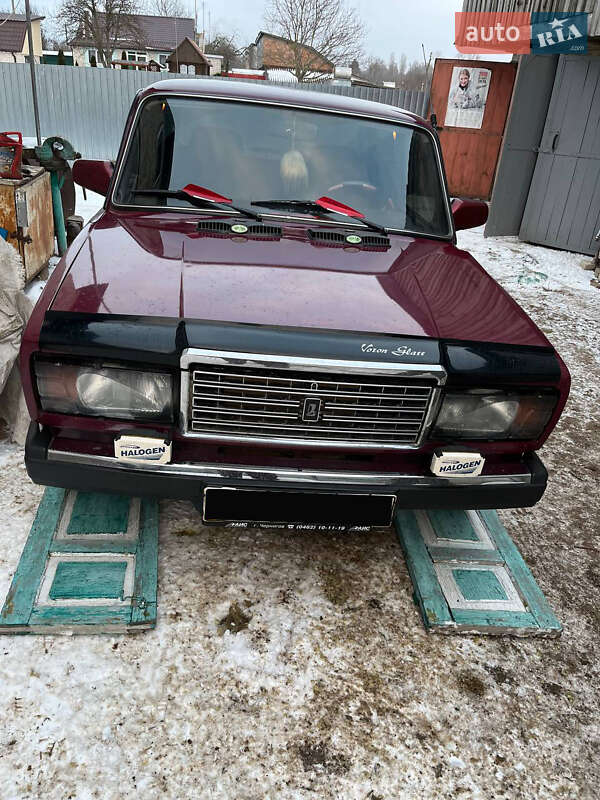 Седан ВАЗ / Lada 2107 2004 в Нежине фото Седан ВАЗ / Lada 2107 2004 в Нежине