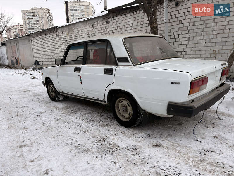 Седан ВАЗ / Lada 2107 1988 в Києві