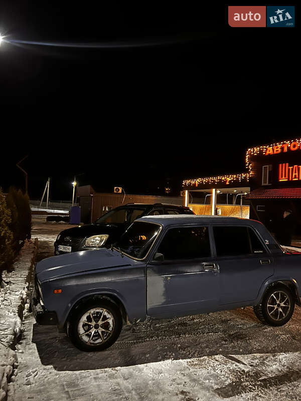 Седан ВАЗ / Lada 2107 2005 в Новоукраїнці