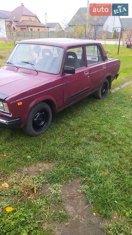 Седан ВАЗ / Lada 2107 2002 в Володимирці