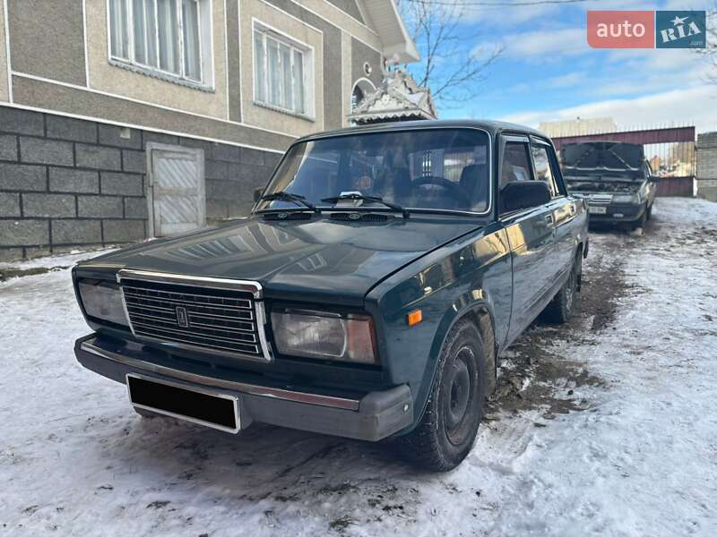 Седан ВАЗ / Lada 2107 2005 в Надворной
