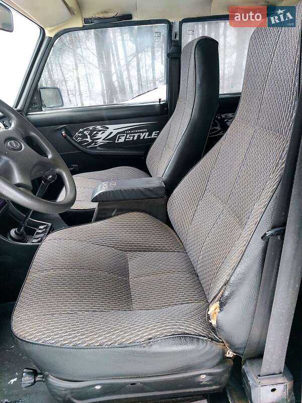 Седан ВАЗ / Lada 2107 2005 в Тростянце