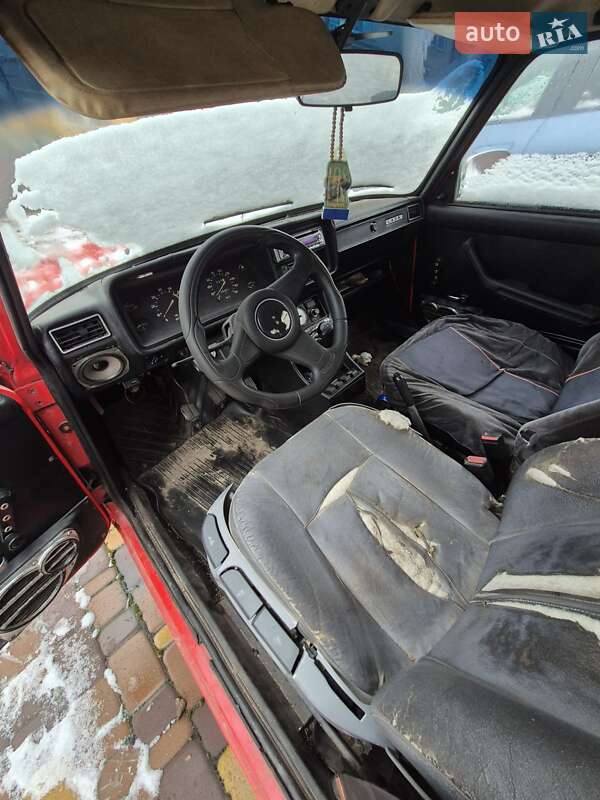 Седан ВАЗ / Lada 2107 1995 в Обухове