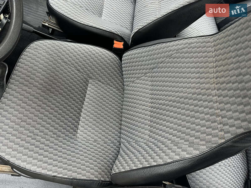 Седан ВАЗ / Lada 2107 2005 в Киеве