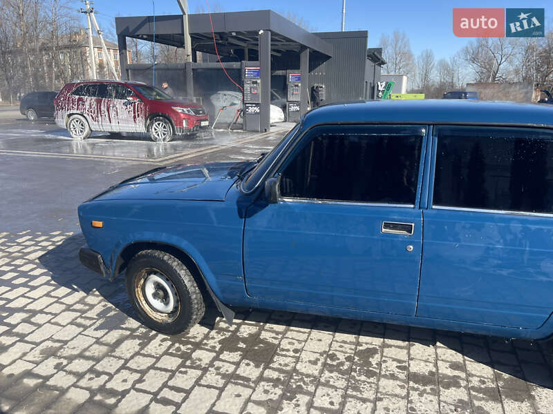 Седан ВАЗ / Lada 2107 2005 в Надворной