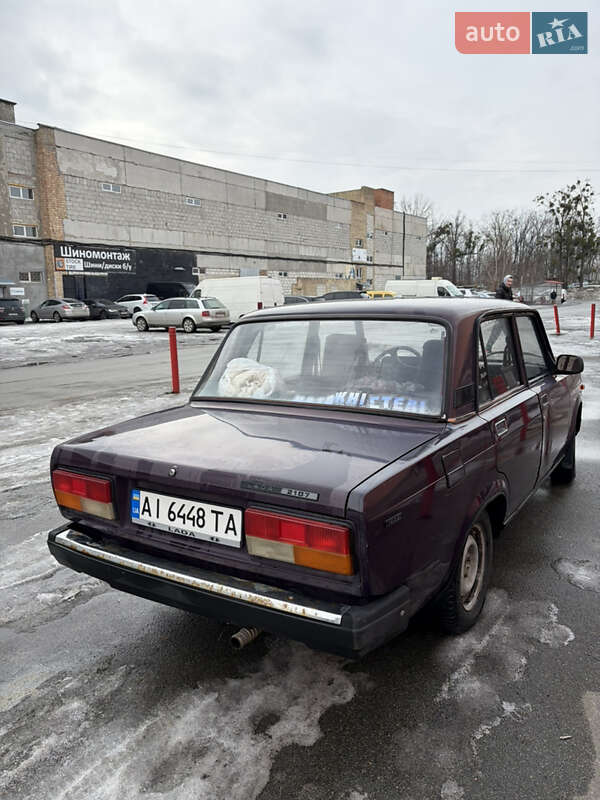Седан ВАЗ / Lada 2107 2003 в Киеве