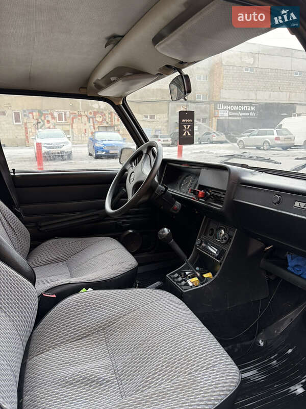 Седан ВАЗ / Lada 2107 2003 в Киеве