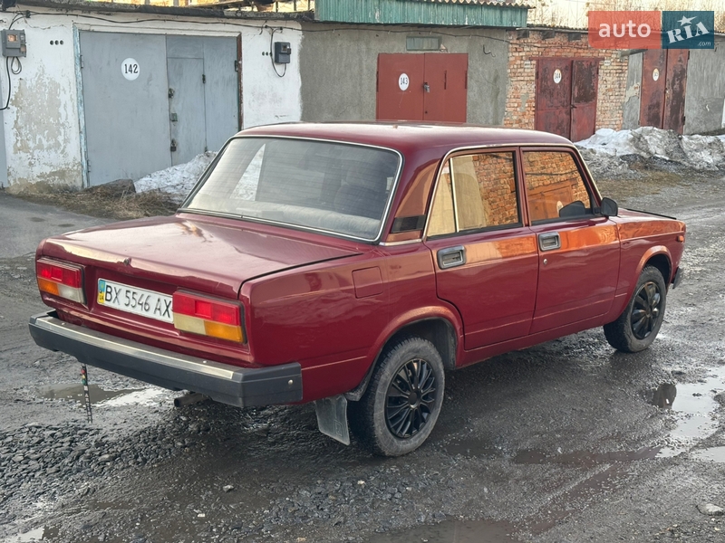 Седан ВАЗ / Lada 2107 1993 в Шепетовке