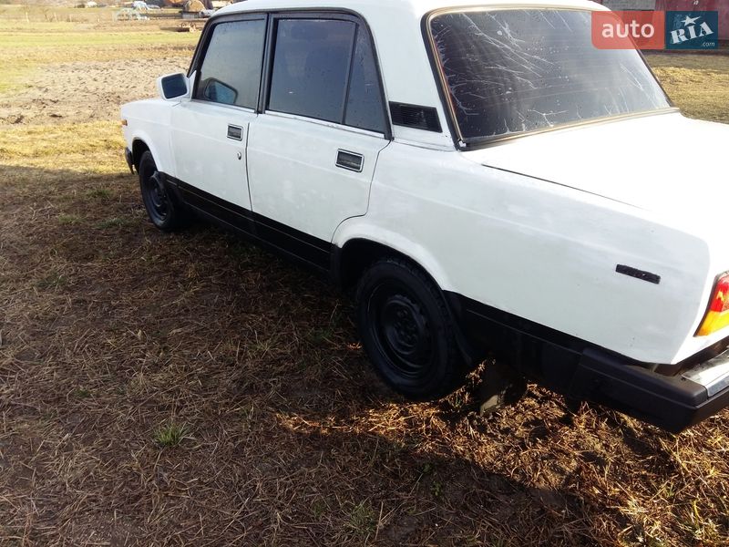 Седан ВАЗ / Lada 2107 1987 в Радехове