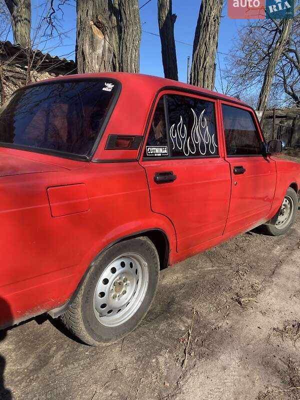 Седан ВАЗ / Lada 2107 1992 в Борисполе