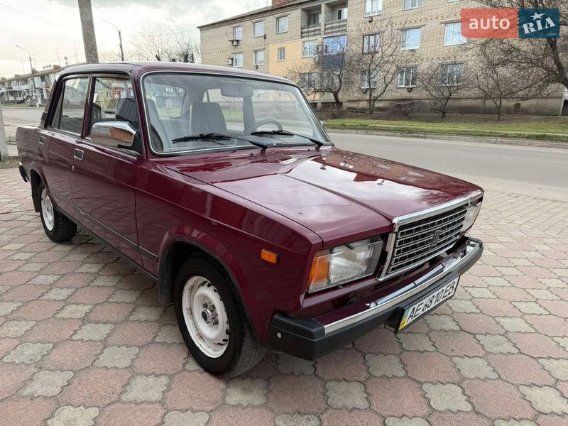 Седан ВАЗ / Lada 2107 2005 в Апостолово