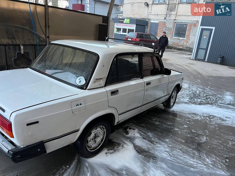 Седан ВАЗ / Lada 2107 1995 в Каменец-Подольском