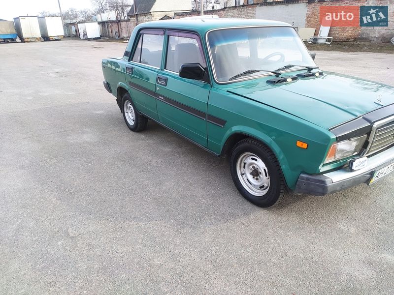 Седан ВАЗ / Lada 2107 2005 в Белой Церкви