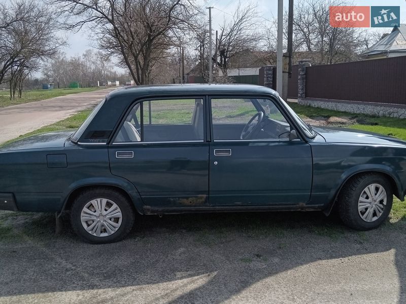 Седан ВАЗ / Lada 2107 2006 в Миргороде