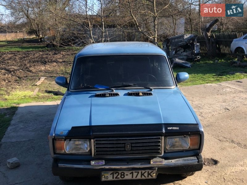 Седан ВАЗ / Lada 2107 1995 в Корсуне-Шевченковском фото 2 Седан ВАЗ / Lada 2107 1995 в Корсуне-Шевченковском