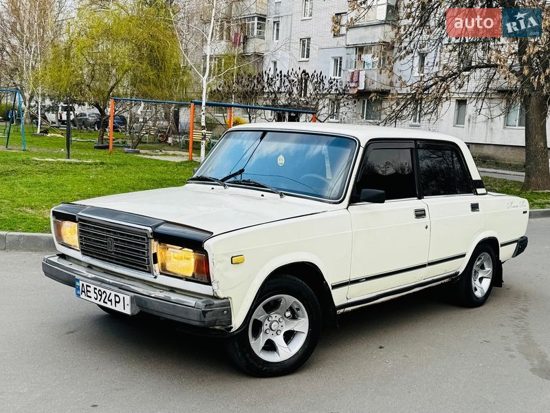 Седан ВАЗ / Lada 2107 1998 в Новомосковську